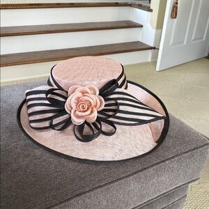 Elegant Peach and Black Floral Wide-Brim Women’s Hat.